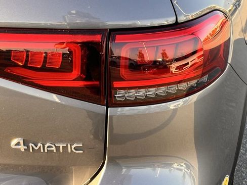 Used 2022 Mercedes-Benz EQB 350 4MATIC image 34