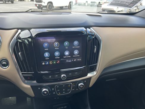 Used 2022 Chevrolet Traverse Premier image 12