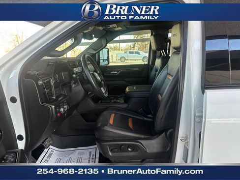 Used 2024 GMC Sierra 2500 AT4 w/ AT4 Premium Plus Package image 12