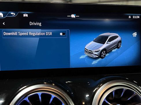 Certified 2025 Mercedes-Benz GLA 250 4MATIC image 32