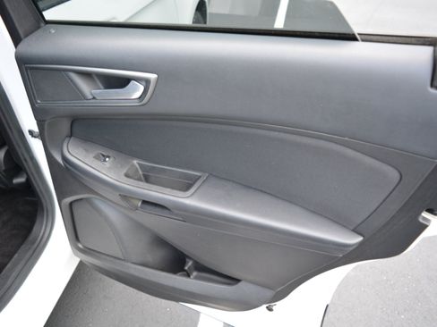 Used 2017 Ford Edge SE w/ Cargo Accessory Package image 15