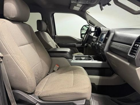 Used 2019 Ford F250 XLT w/ XLT Premium Package AWD/4WD image 24