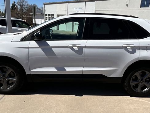 Used 2023 Ford Edge SEL w/ Sport Appearance Package AWD/4WD image 8