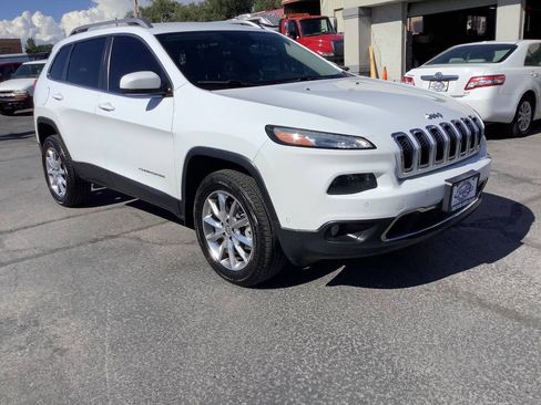 Used 2014 Jeep Cherokee Limited w/ Technology Group AWD/4WD image 2