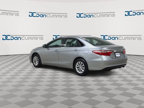 Used 2017 Toyota Camry LE FWD image 6