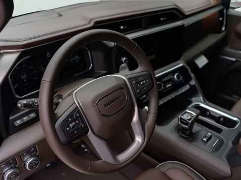 New 2026 GMC Sierra 1500 Denali w/ Denali Reserve Package AWD/4WD image 8