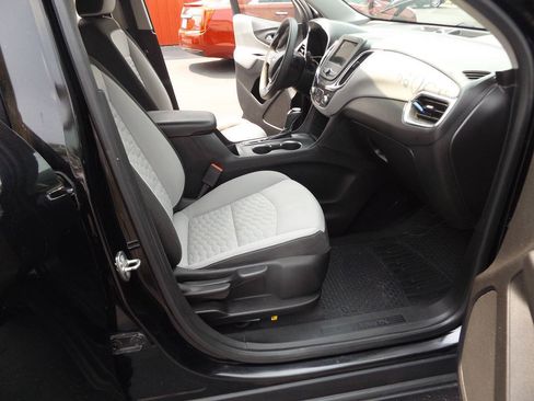 Used 2019 Chevrolet Equinox LS FWD image 21