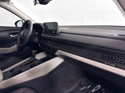 Used 2023 Honda Accord LX image 38
