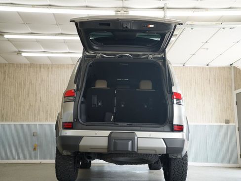 Used 2024 Lexus GX 550 AWD/4WD image 40