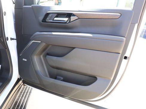 New 2026 Chevrolet Suburban High Country AWD/4WD image 45