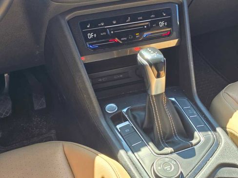 Used 2022 Volkswagen Tiguan SE image 20