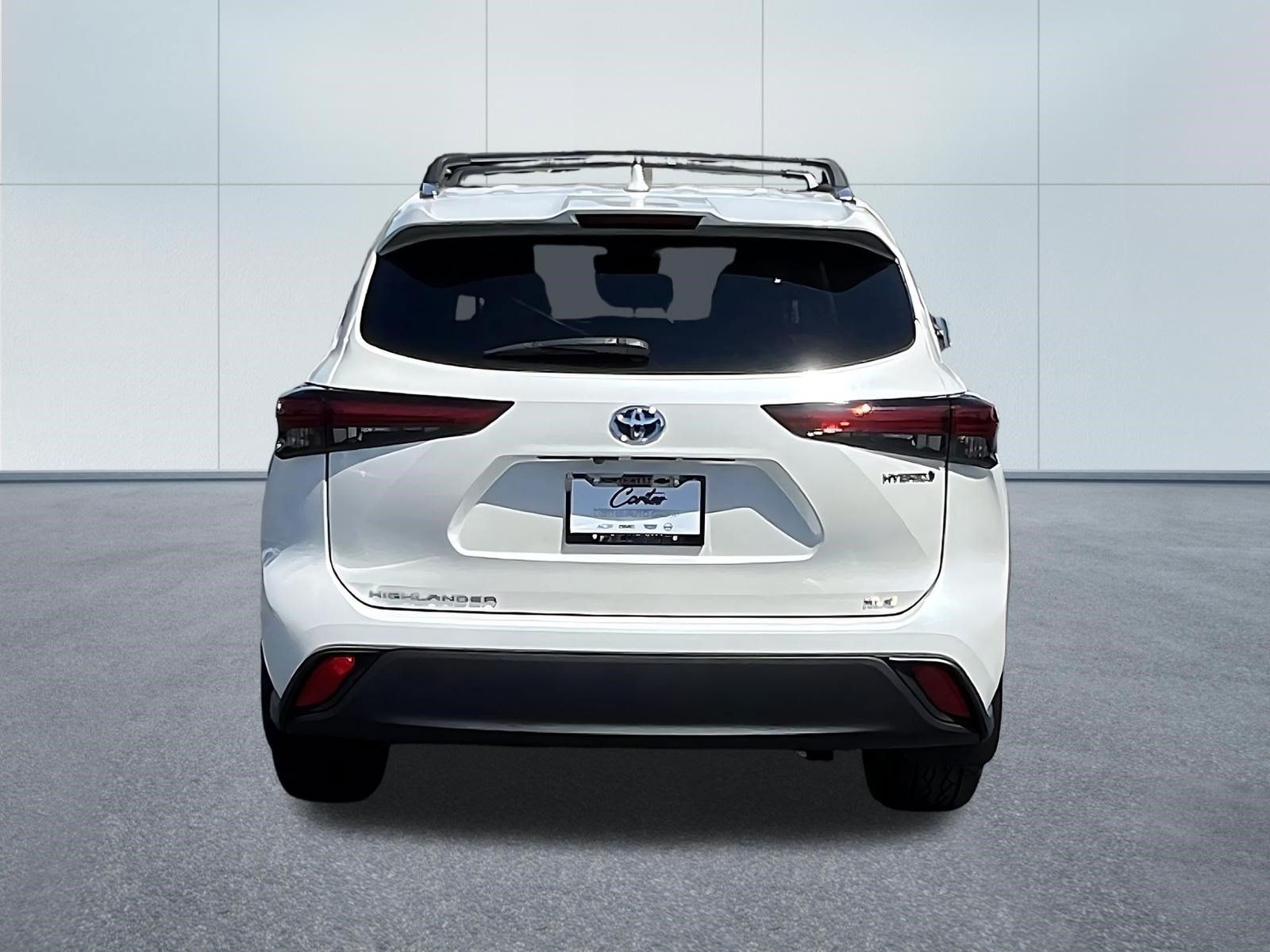 Used 2021 Toyota Highlander XLE AWD/4WD image 5