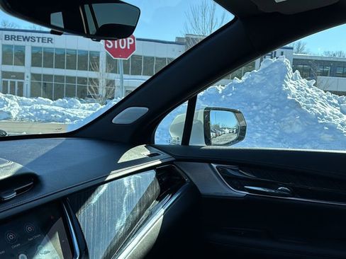 Used 2021 Cadillac XT6 Premium Luxury image 23