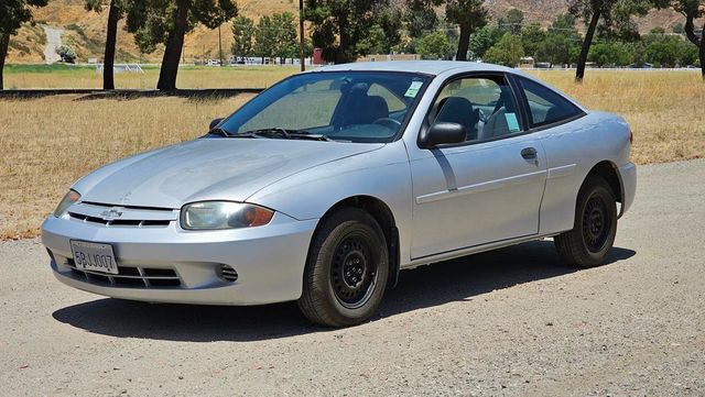 Used 2003 Chevrolet Cavalier Coupe w/ Preferred Equipment Group FWD image 2