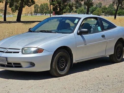 Used 2003 Chevrolet Cavalier Coupe w/ Preferred Equipment Group image 2