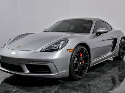 Used 2018 Porsche 718 Cayman S image 5