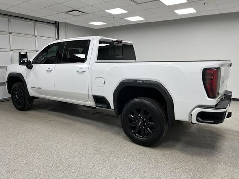 Used 2024 GMC Sierra 2500 AT4 w/ AT4 Preferred Package AWD/4WD image 7