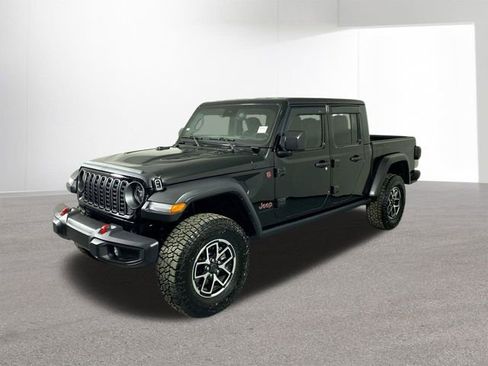 Used 2025 Jeep Gladiator Rubicon w/ Convenience Group image 2