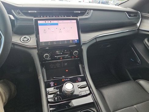 Used 2023 Jeep Grand Cherokee Overland w/ Luxury Tech Group IV image 46