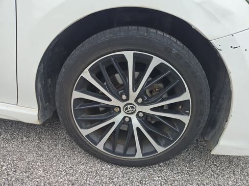 Used 2020 Toyota Camry SE FWD image 8