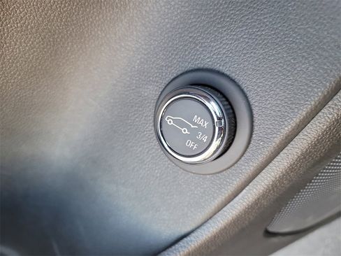 Used 2022 Chevrolet Blazer Premier w/ Enhanced Convenience Package image 17