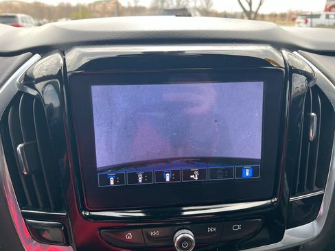 Used 2023 Chevrolet Traverse Premier AWD/4WD image 44