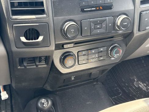 Used 2018 Ford F550 4x4 Regular Cab Super Duty image 15