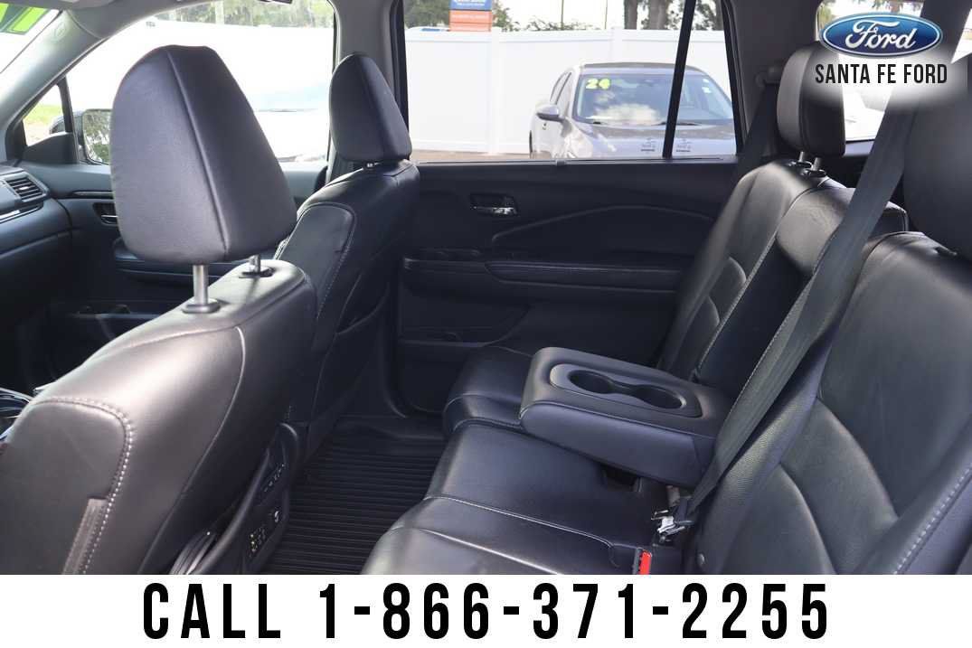 Used 2017 Honda Pilot Touring image 16