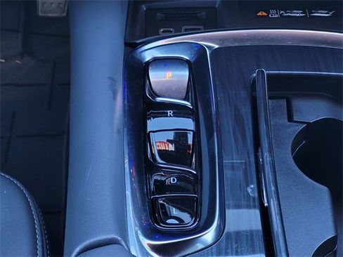 Used 2024 Buick Enclave Premium image 16