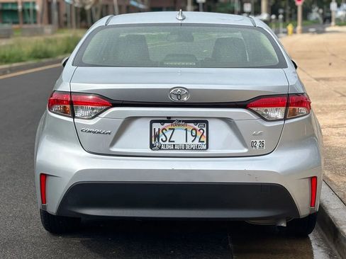 Used 2023 Toyota Corolla LE image 4
