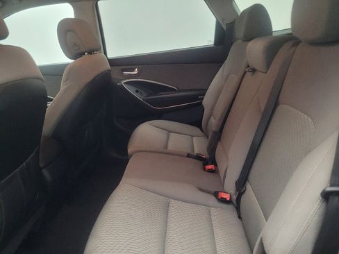 Used 2018 Hyundai Santa Fe SE FWD image 18