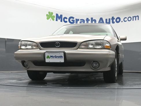 Used 1995 Pontiac Bonneville SE FWD image 7