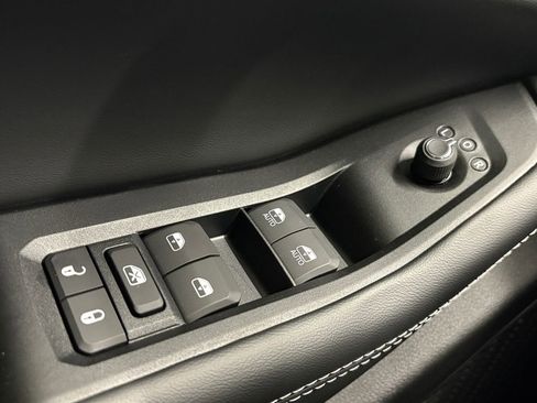 New 2026 Jeep Grand Cherokee Altitude image 12