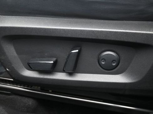 Used 2022 Mitsubishi Outlander SE image 12