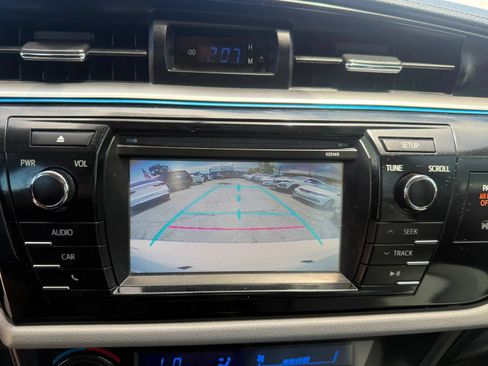 Used 2015 Toyota Corolla LE FWD image 16