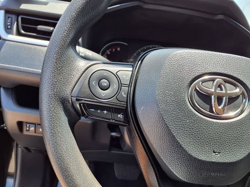 Used 2025 Toyota RAV4 XLE FWD image 20