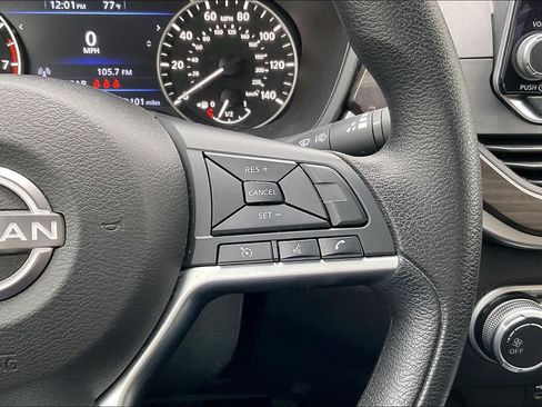 Used 2025 Nissan Altima 2.5 SV FWD image 22
