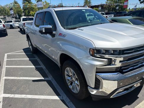 Used 2021 Chevrolet Silverado 1500 LTZ AWD/4WD image 2