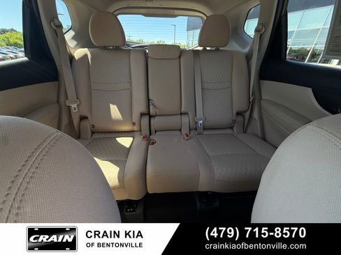 Used 2017 Nissan Rogue SV w/ SV Premium Package FWD image 25