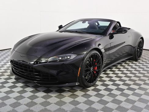Used 2023 Aston Martin V8 Vantage Roadster image 11