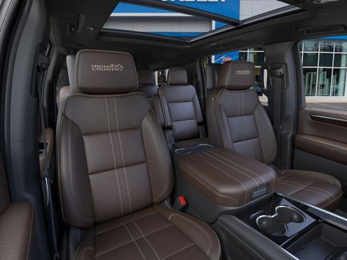 New 2026 Chevrolet Suburban High Country image 18