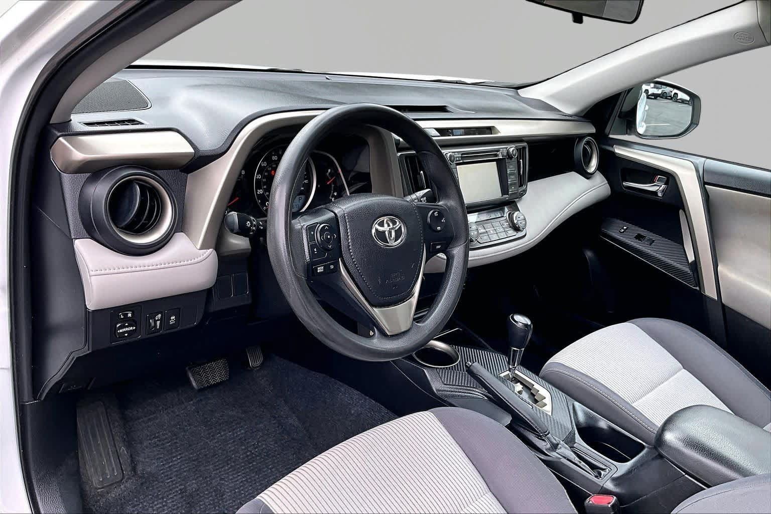 Used 2014 Toyota RAV4 XLE FWD image 18