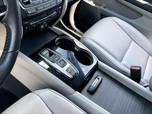 Used 2019 Honda Pilot Touring image 15