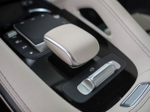 Used 2024 Mercedes-Benz GLE 53 AMG 4MATIC image 32