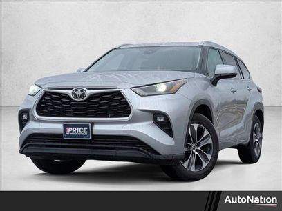 Used 2024 Toyota Highlander XLE