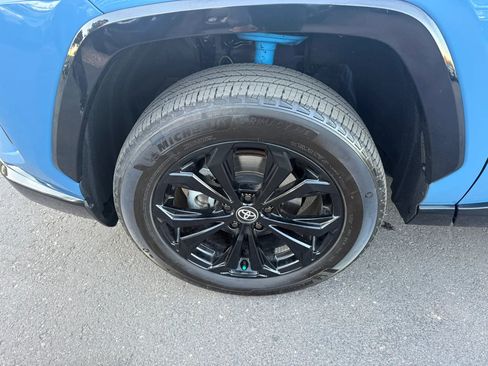 Used 2024 Toyota RAV4 SE w/ Convenience Package image 17