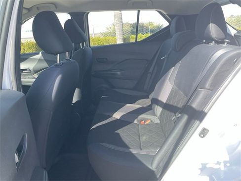 Used 2020 Nissan Kicks S image 23