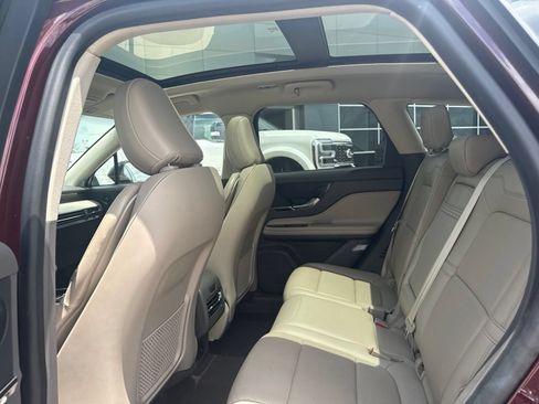Used 2021 Lincoln Corsair Reserve w/ Elements Package FWD image 10