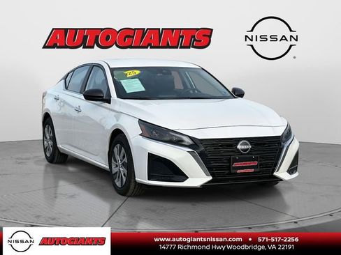 Certified 2025 Nissan Altima 2.5 S image 1