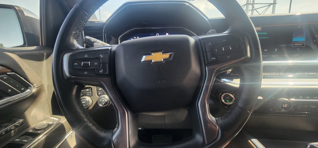 Used 2023 Chevrolet Silverado 1500 High Country w/ Technology Package AWD/4WD image 25